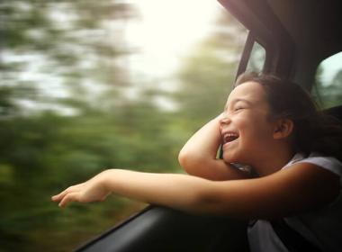 petite fille voiture