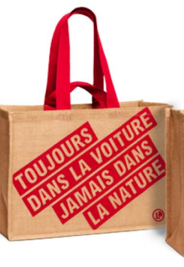 Chez nous, les sacs de caisse en plastique, c’est totalement fini !